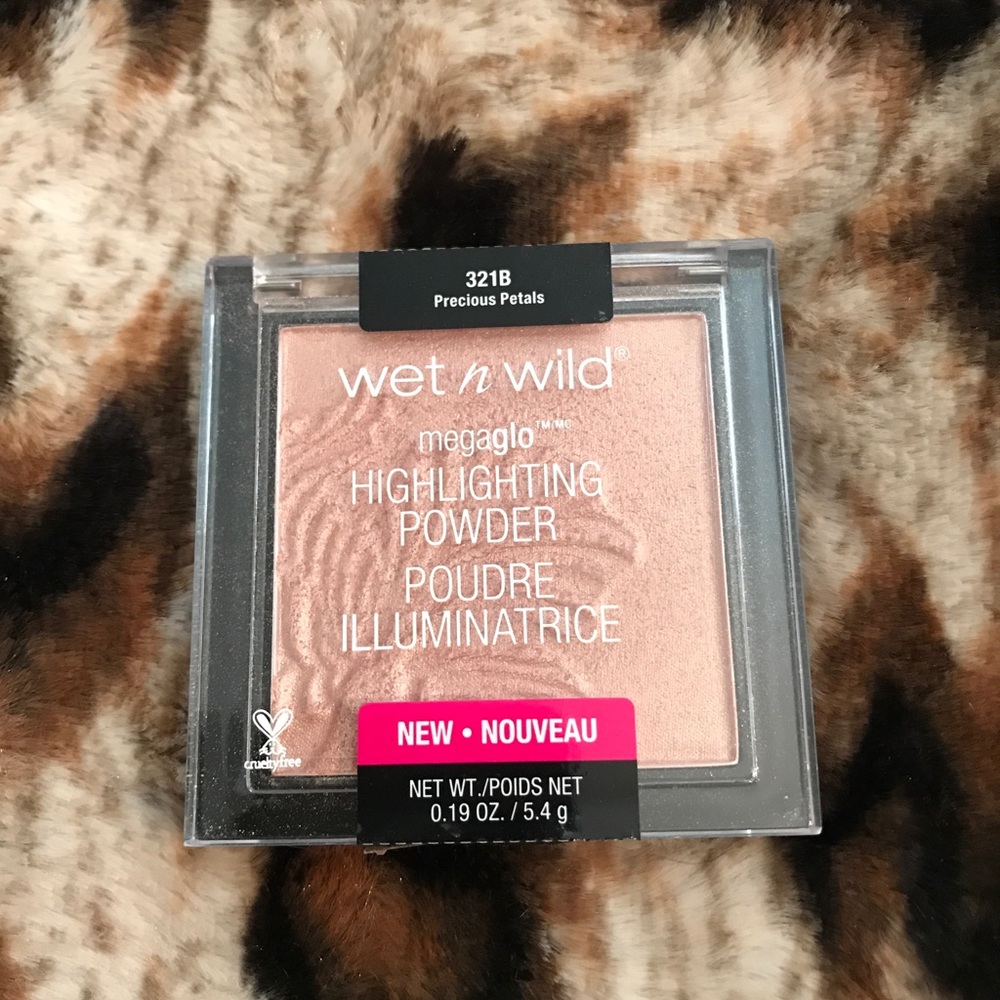 Wet N Wild Precious Petals Megaglo highlighter